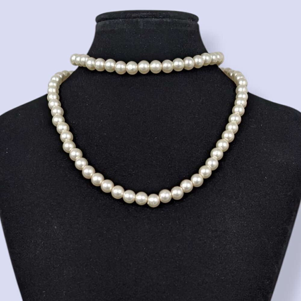 (2/$20) V. White Faux Pearl Beaded Necklace